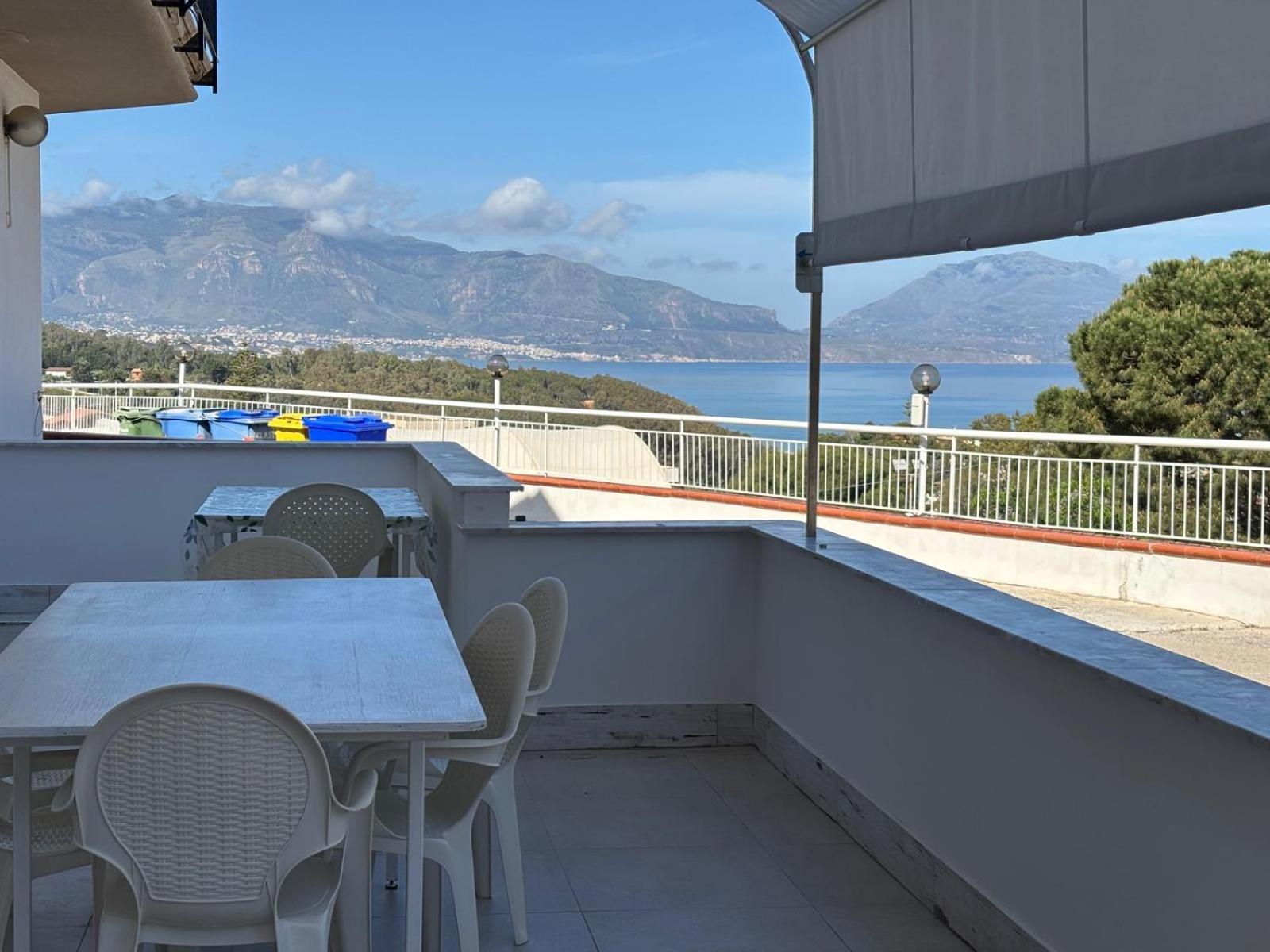 Case Vacanze Piccolo Balestrate Bagian luar foto