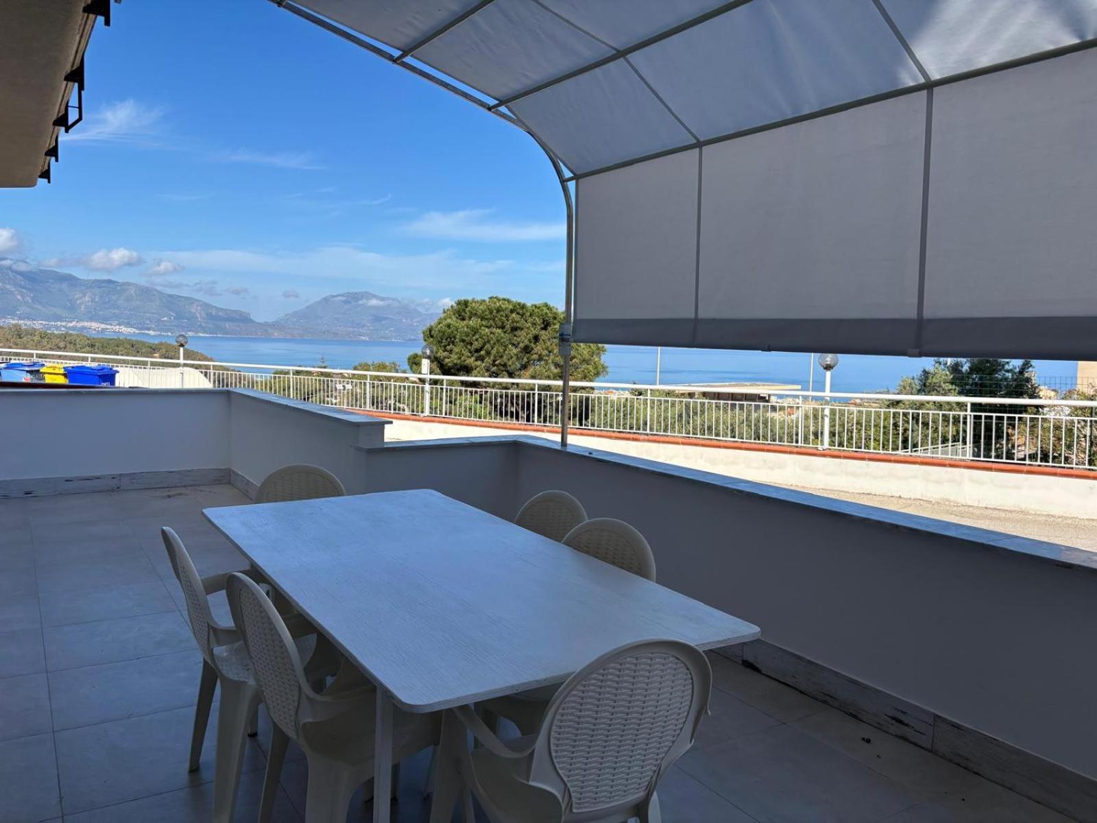 Case Vacanze Piccolo Balestrate Bagian luar foto